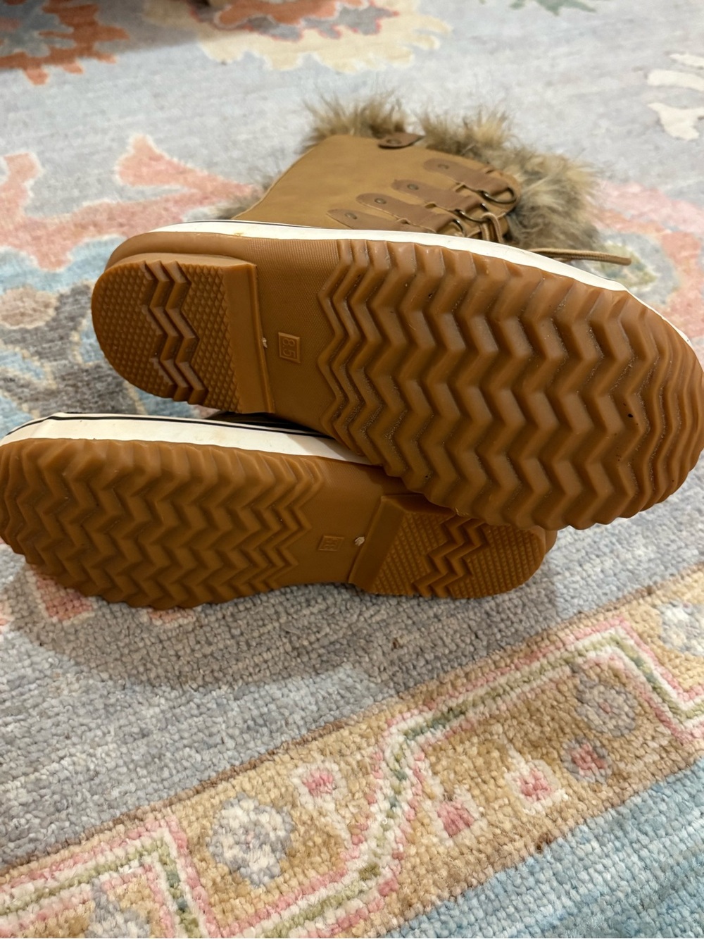Winter boots - Picture 2 of 3